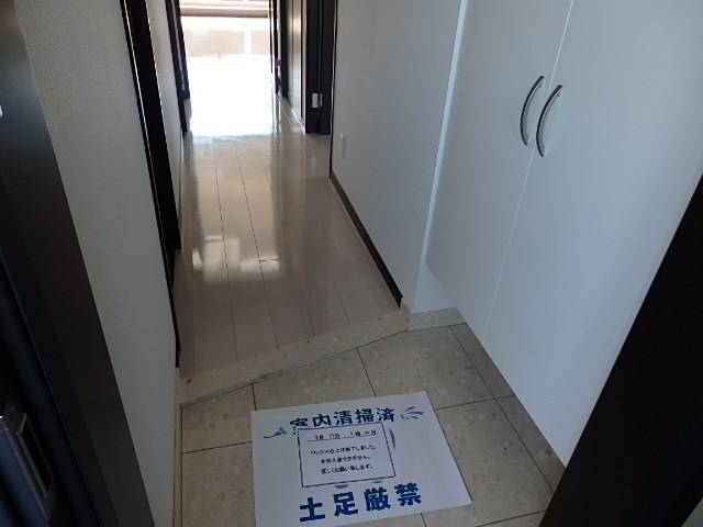 【玄関】ラフィネ 