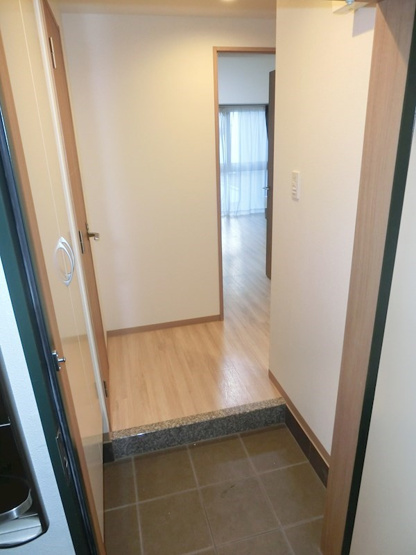【玄関】クレセント尼子