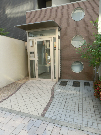 【エントランス】ライサ小町