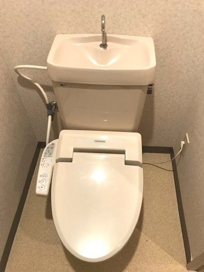 温水洗浄機能付き便座