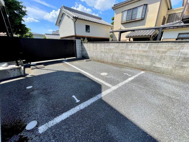 【駐車場】 | ファミール麻野