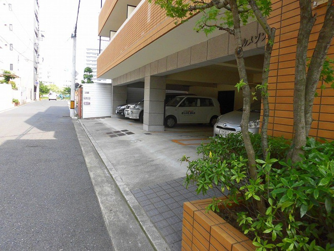 【エントランス】ベルメゾン新見