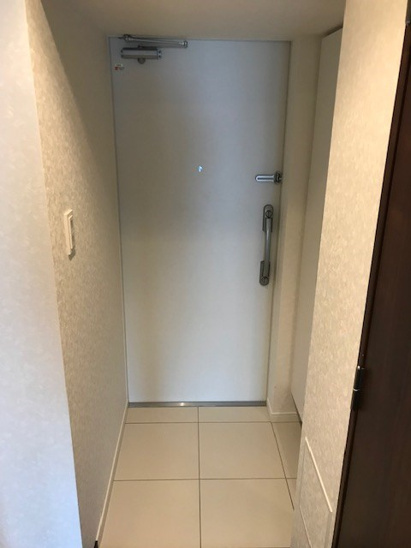 【玄関】エルスタンザ上杉公園 