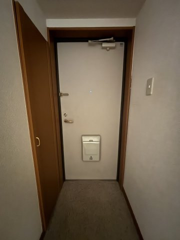 【玄関】ラピス雨宮