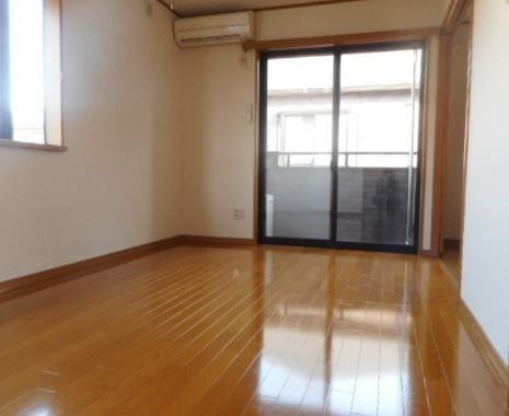 【居間・リビング】ロイヤルパーク葉山町壱番館