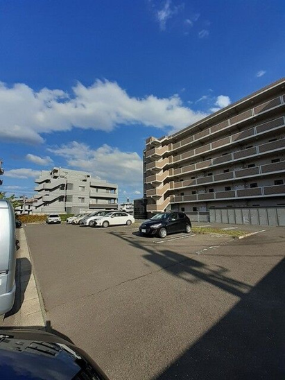 【駐車場】ホープヒルズ６番館 