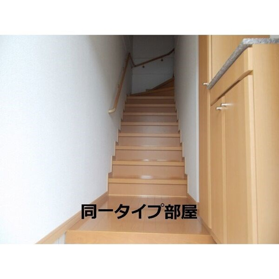【玄関】ホープヒルズ６番館 
