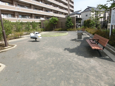 【周辺】 | ブリーズ東海神 | 隣には小さい公園があります