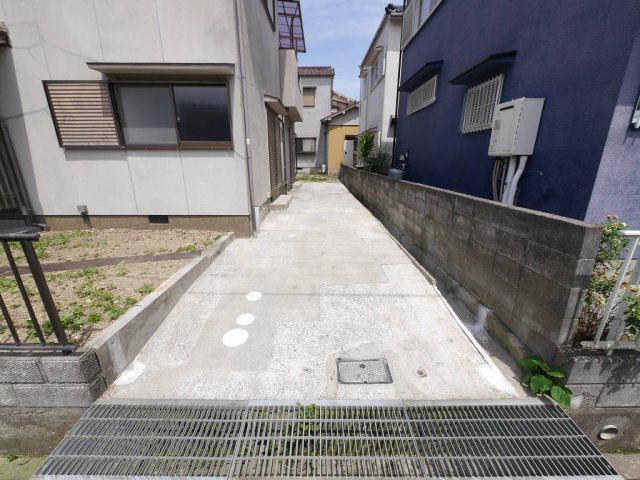 志染町広野4丁目貸家の駐車場|縦列3台分（サイズ現地要確認）