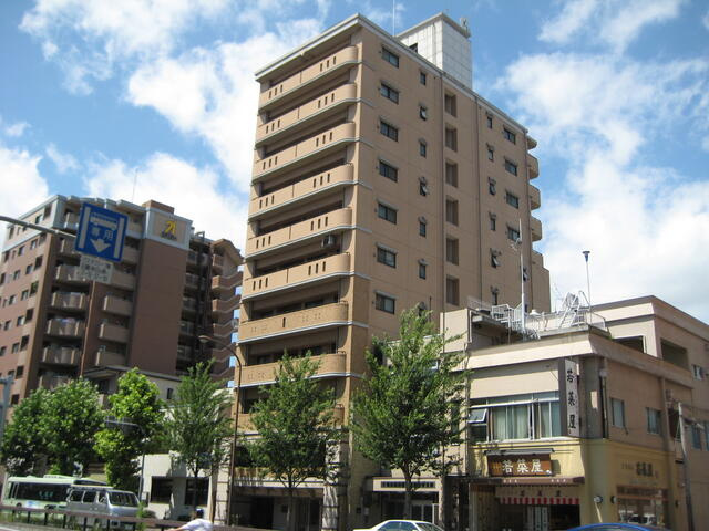 エミネンス西院