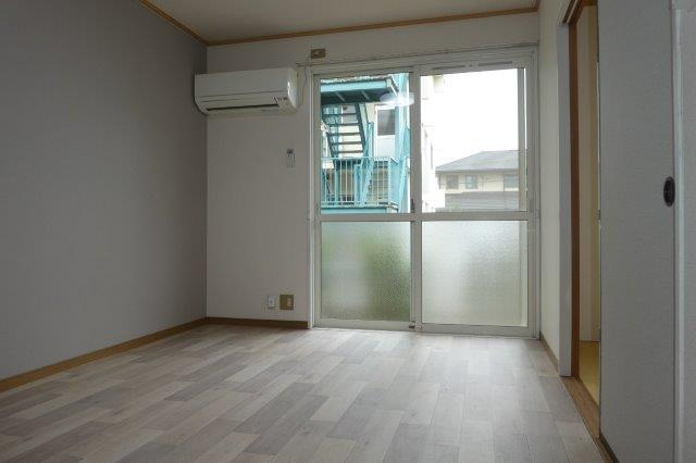 セジュール城之内Ｂの居間・リビング|洋室