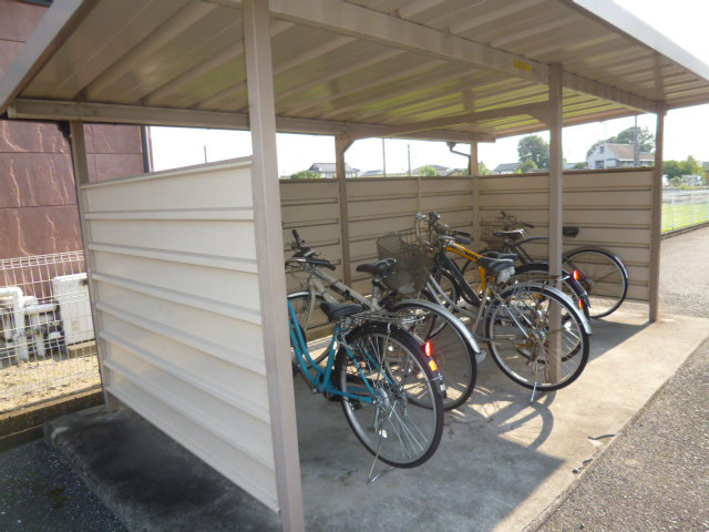 倉敷市日吉町のアパートのその他共用部分|自転車置き場