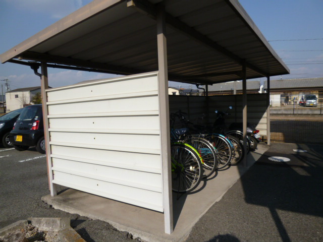 倉敷市日吉町のアパートのその他共用部分|自転車置き場