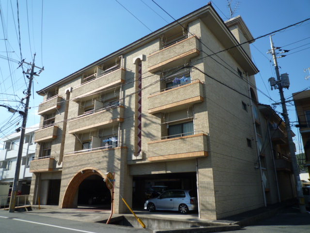 倉敷市松島の賃貸マンションの外観