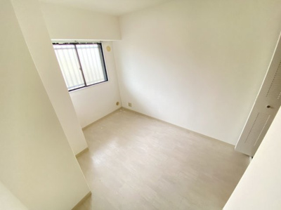 【洋室】 | サンフラッツ南桜塚