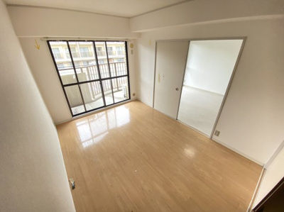 【洋室】 | サンフラッツ南桜塚