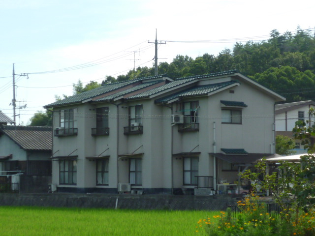 倉敷市西坂のアパートの外観