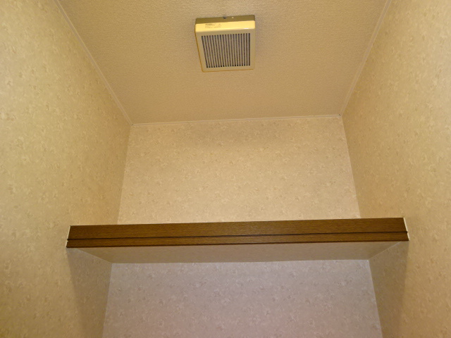 エステート山下のトイレ|トイレ棚