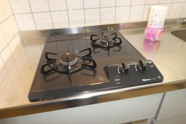 エステート山下のキッチン|2口ガスコンロ