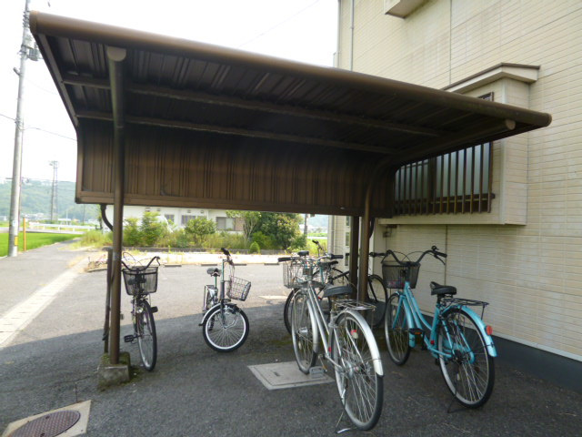 倉敷市下庄のアパートのその他共用部分|自転車置き場