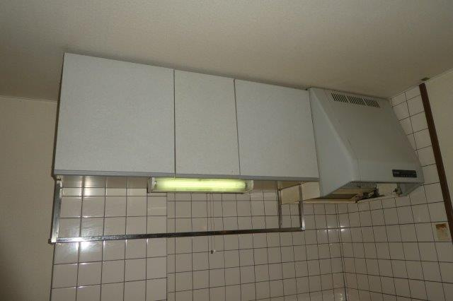 グレースタウンⅠのキッチン|キッチン上収納
