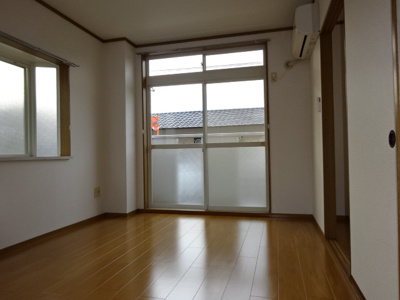 【居間・リビング】 | エルディムナガヤマ | 洋室