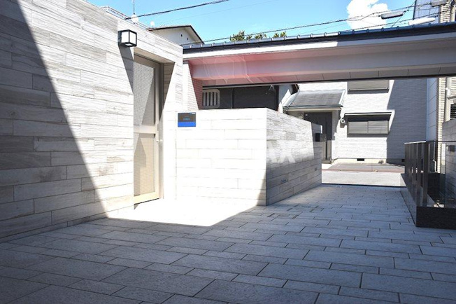 【エントランス】アムール京都仁王門