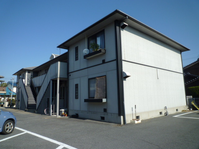 倉敷市山地のアパートの外観