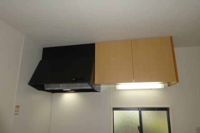 アモロッソSアンドSのキッチン|キッチン上収納