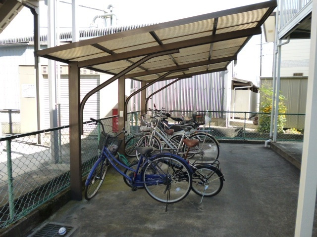 総社市井手のアパートのその他共用部分|自転車置き場