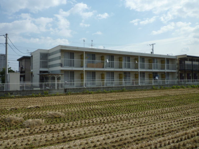 倉敷市上東のアパートの外観