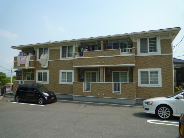 岡山市南区彦崎のアパートの外観