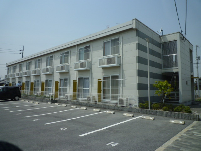 総社市三輪のアパートの外観