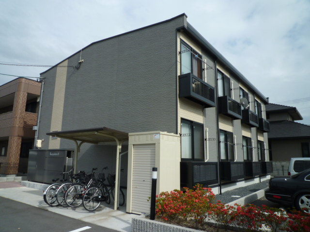 総社市三輪のアパートの外観