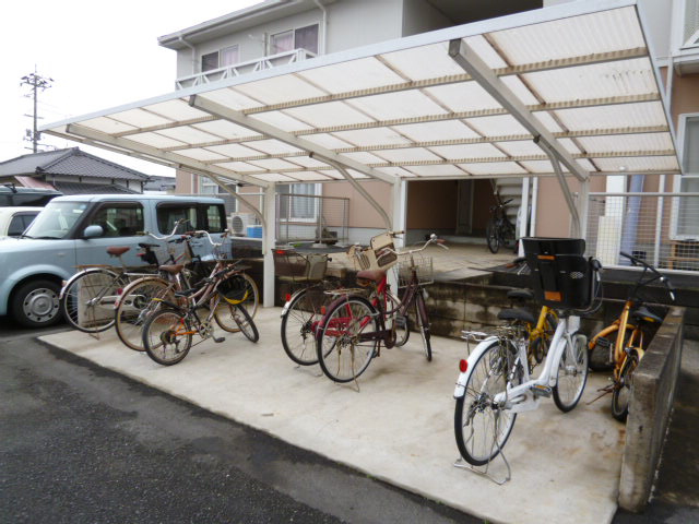 倉敷市福島のアパートのその他共用部分|自転車置き場