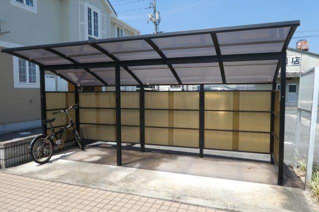 総社市中央５丁目のアパートのその他共用部分|自転車置き場
