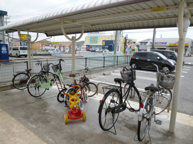 総社市井手のアパートのその他共用部分|駐輪場