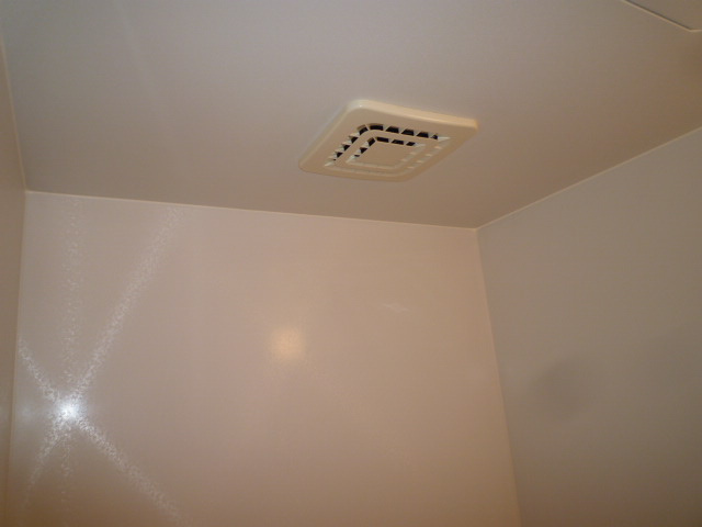 グランパレK　Aの浴室|換気扇