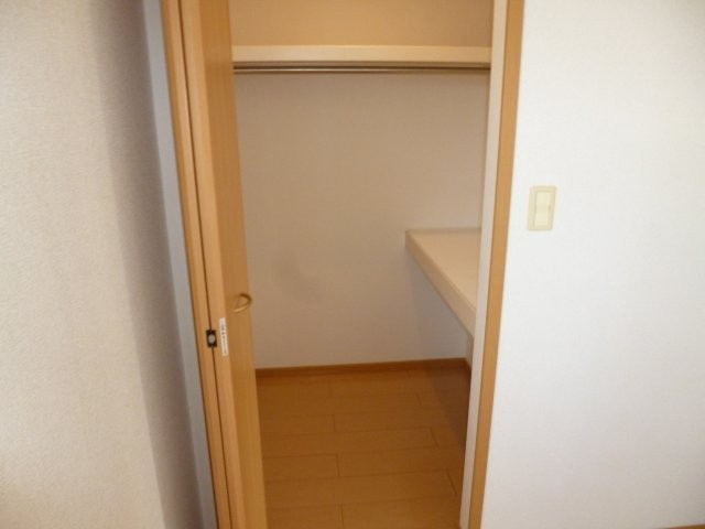 プリムローズＣの収納|ウォークインクローゼット