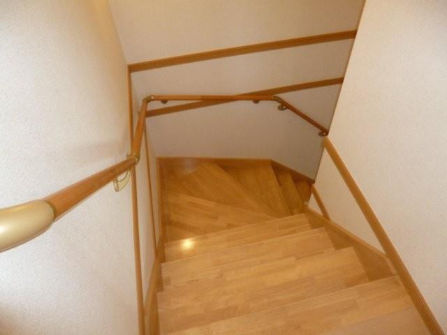 プリムローズＣの内装|階段