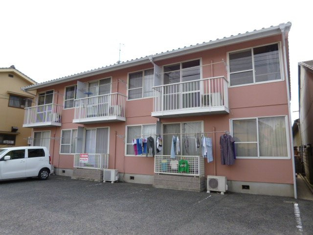 倉敷市中島のアパートの外観