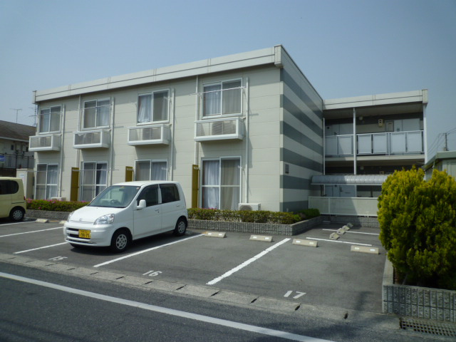 総社市中央３丁目のアパートの外観