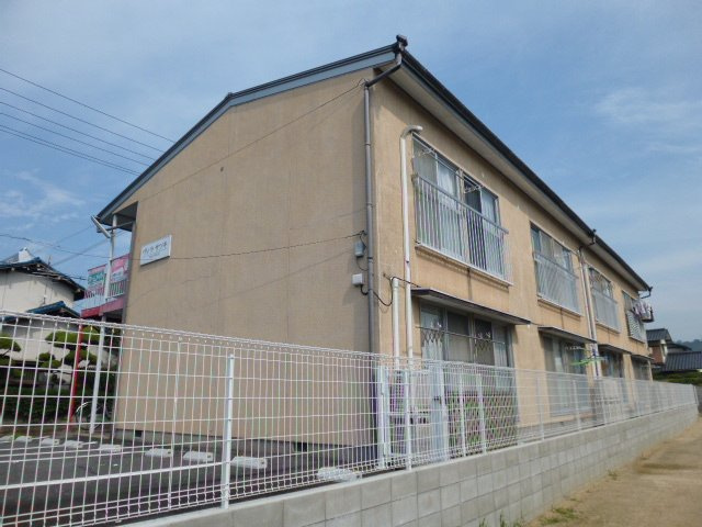 倉敷市中庄のアパートの外観