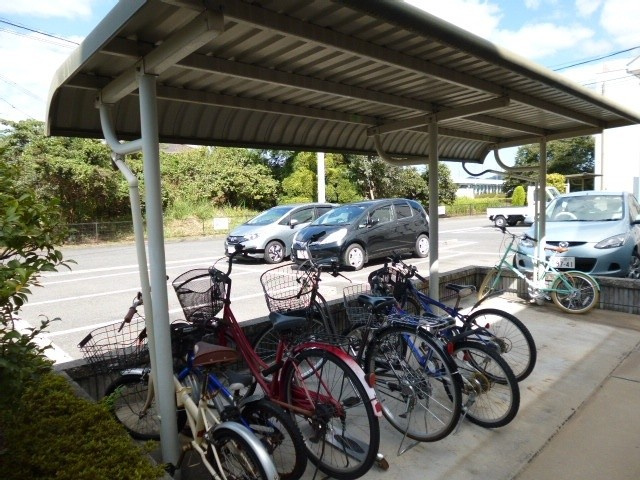 メゾンドソレイユBのその他共用部分|自転車置き場