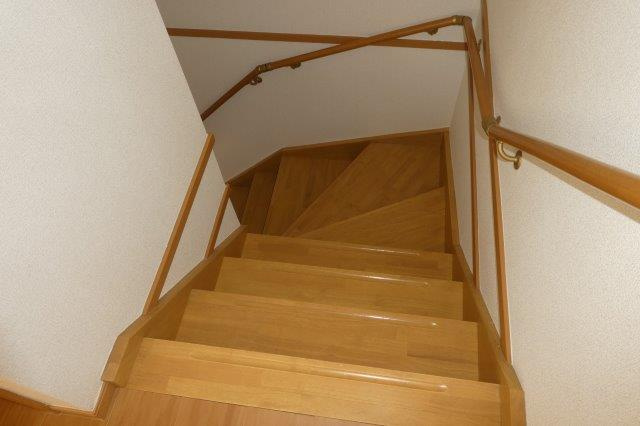 ピュアハウスの内装|階段