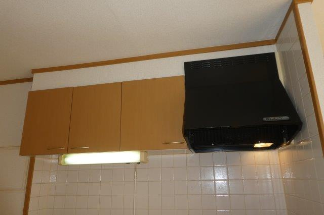 ピュアハウスのキッチン|キッチン上収納