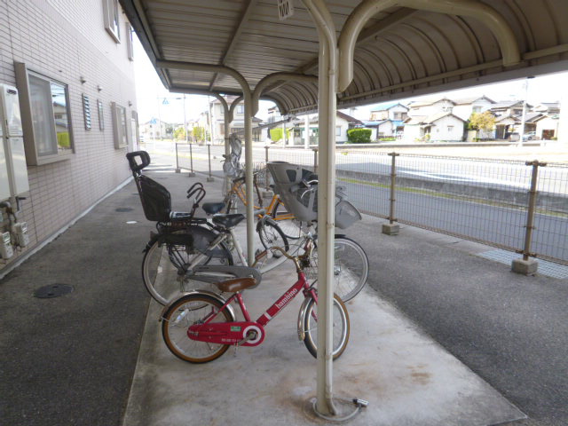 倉敷市茶屋町のアパートのその他共用部分|自転車置き場