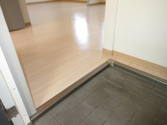 ヴュー葦高の玄関