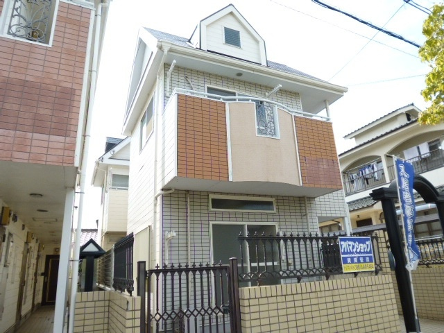 倉敷市日吉町のアパートの外観