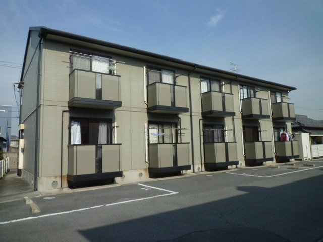 倉敷市西中新田のアパートの外観